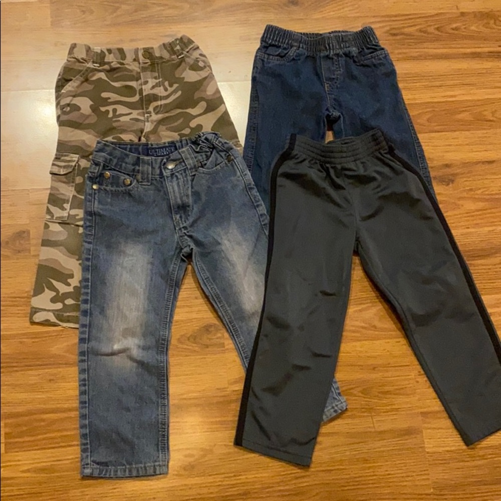 Bundle of boys 4T pants/jeans!